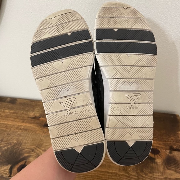 Vionic Taylor 7.5 WIDE gray suede lace up tennis shoes sneakers - Picture 11 of 11